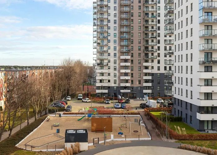 Bright Apartment Obroncow Wybrzeza With Parking By Noclegi Renters