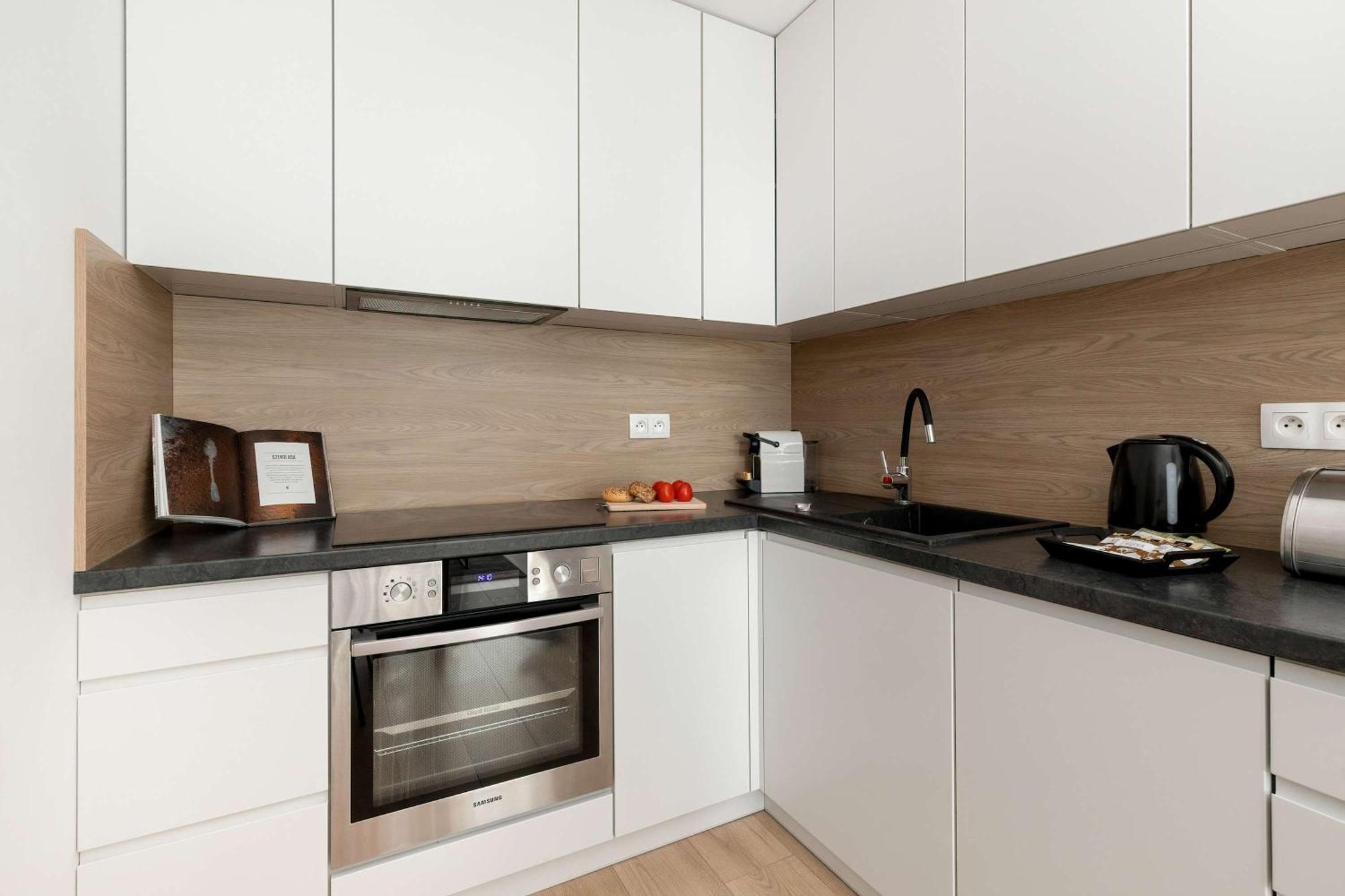 Apartment Bright Obroncow Wybrzeza With Parking By Renters Gdansk